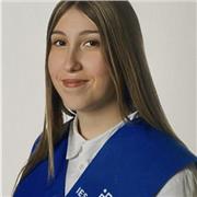 Estudiante de podología da clases de todas las asignaturas impartidas en primaria y la ESO